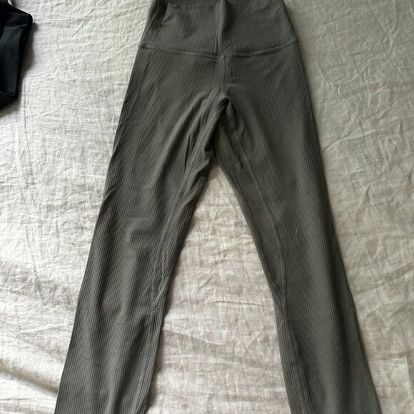 lululemon Align™ Ribbed High-Rise Crop 23" (Colour: Carbon Dust) - Picture 4 of 5